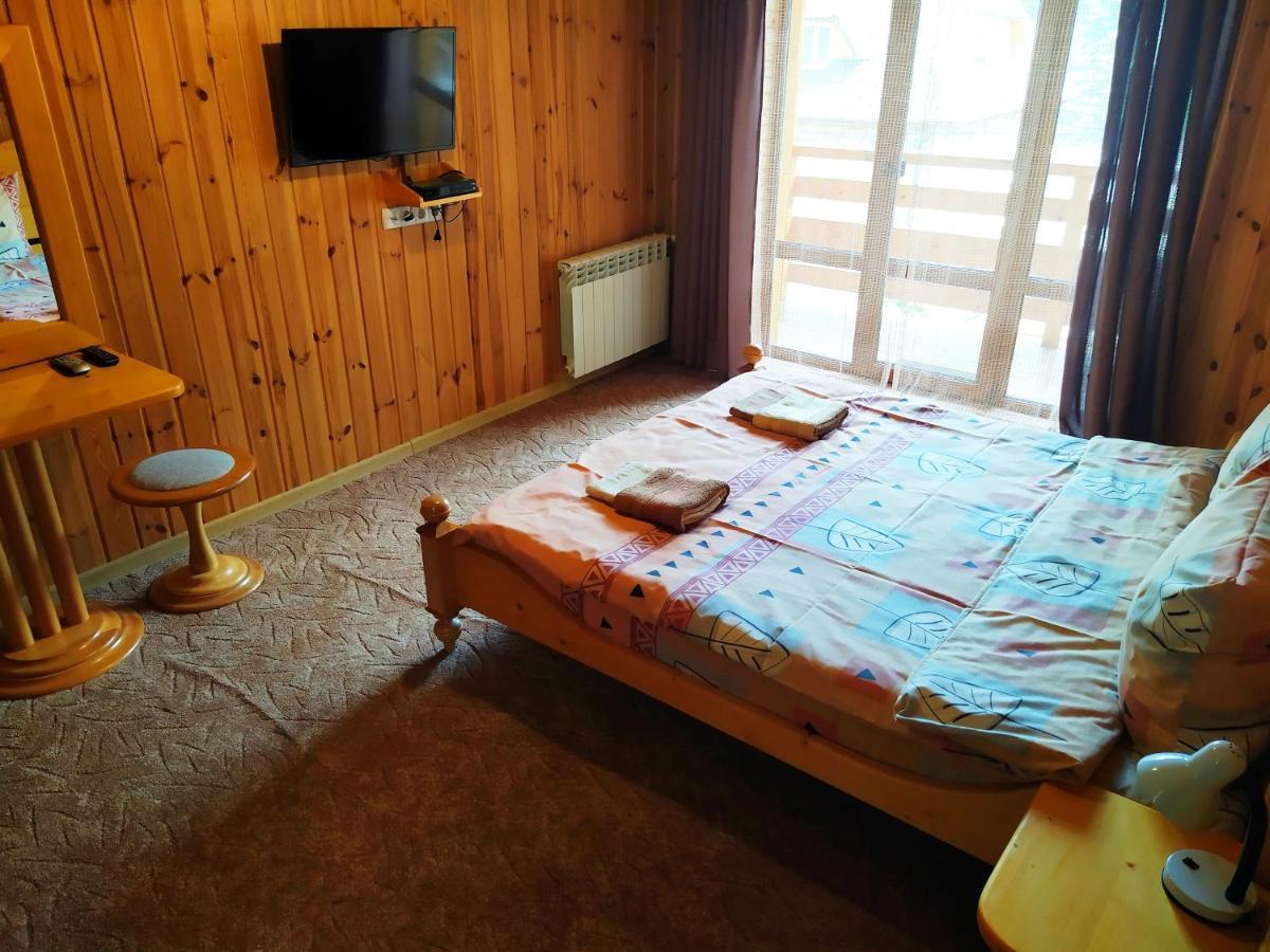 Guest House Shafran Jaremtje Exteriör bild