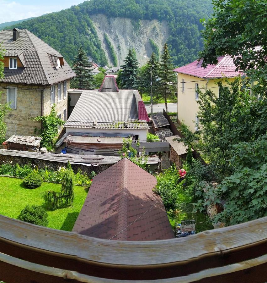 Guest House Shafran Jaremtje Exteriör bild