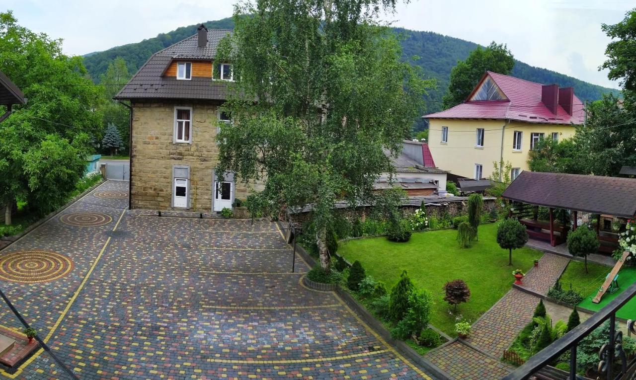 Guest House Shafran Jaremtje Exteriör bild