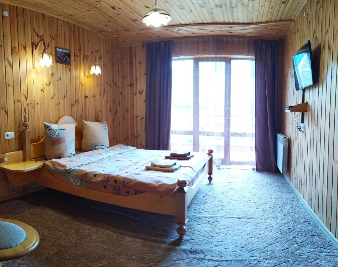Guest House Shafran Jaremtje Exteriör bild